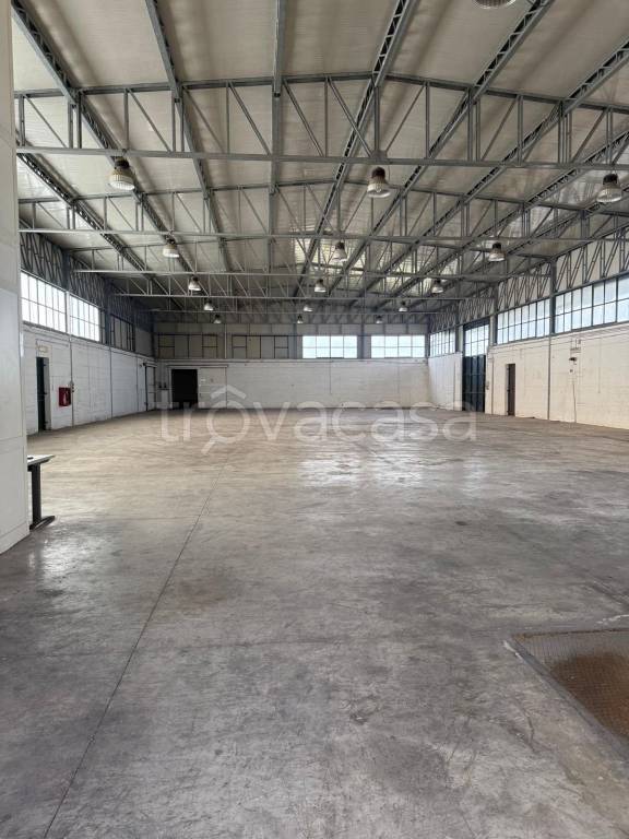 locale commerciale in affitto a Somma Vesuviana in zona Santa Maria del Pozzo