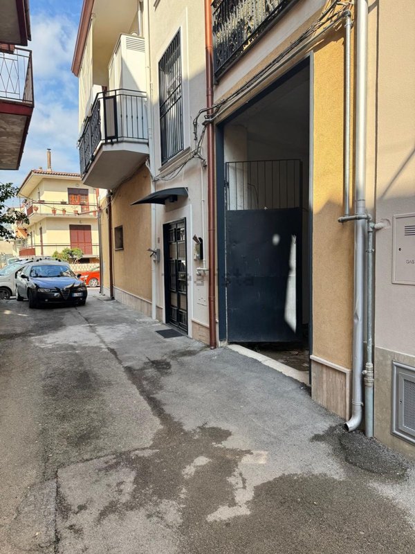 locale di sgombero in affitto a Somma Vesuviana in zona Santa Maria del Pozzo