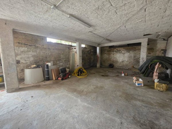 locale commerciale in affitto a Somma Vesuviana in zona Marigliano