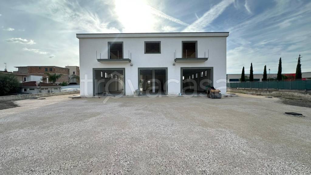 locale commerciale in affitto a Somma Vesuviana in zona Marigliano