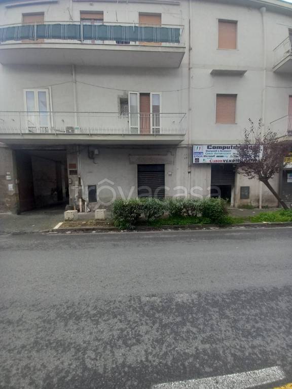 negozio in affitto a Somma Vesuviana in zona Mercato Vecchio