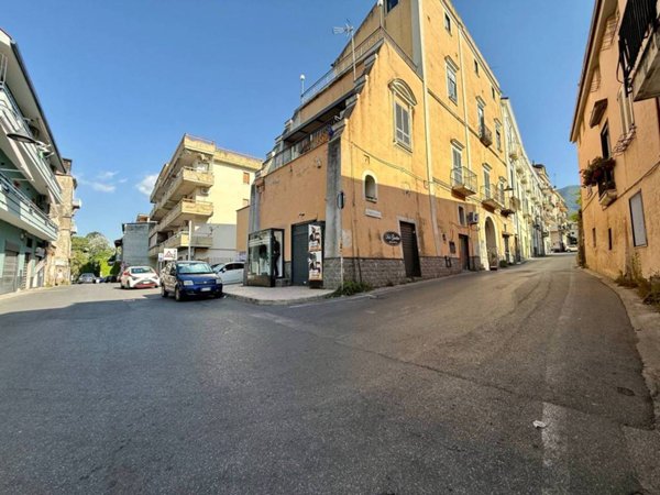 negozio in affitto a Somma Vesuviana
