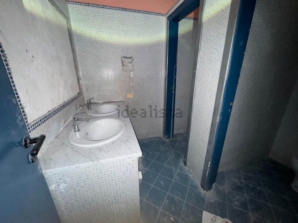 locale commerciale in affitto a Somma Vesuviana in zona Starza della Regina