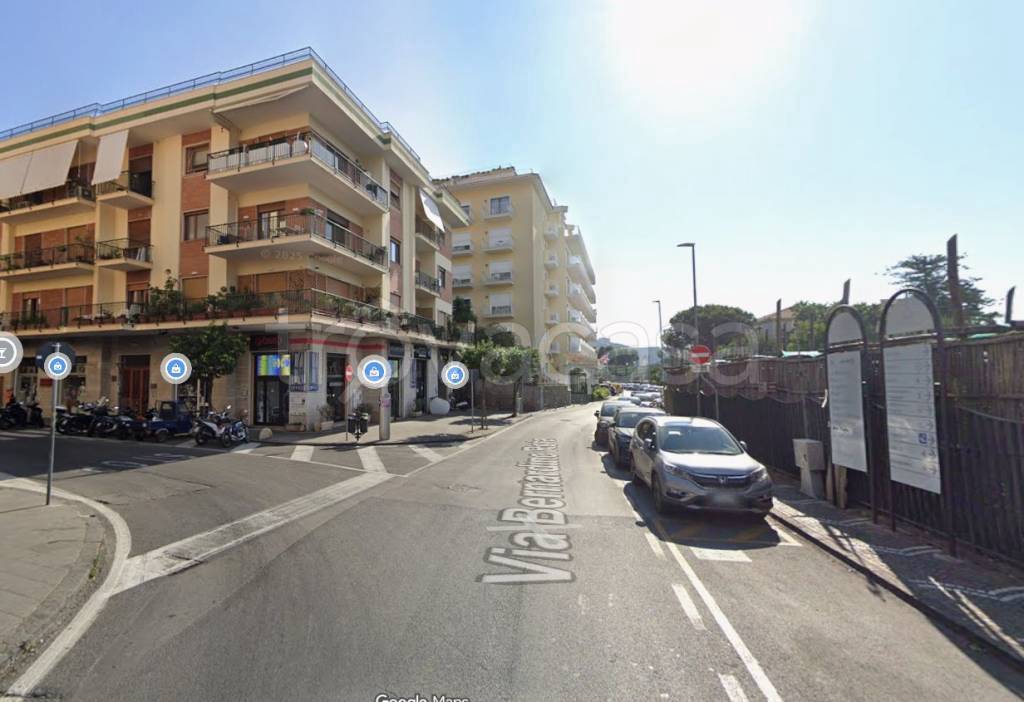 negozio in affitto a Sorrento