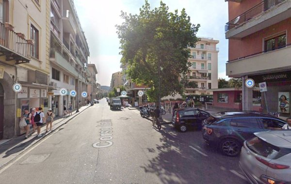 negozio in affitto a Sorrento