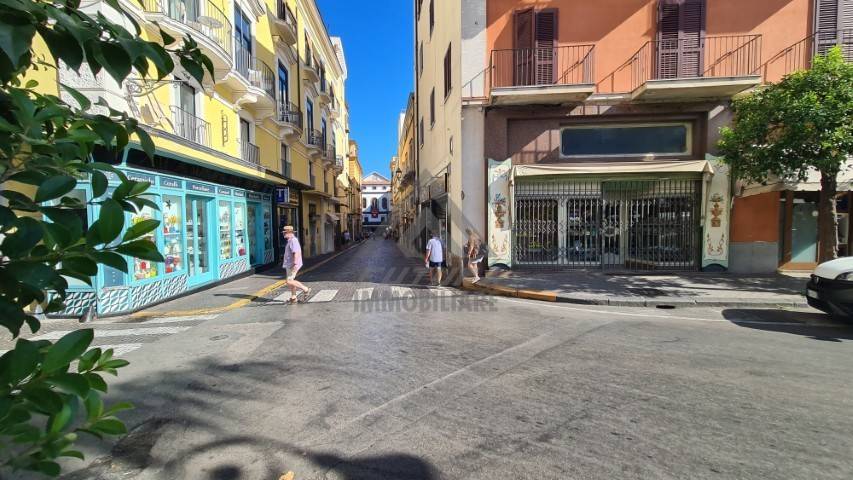 negozio in affitto a Sorrento