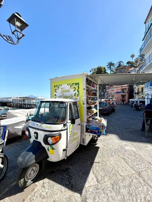 negozio in affitto a Sorrento