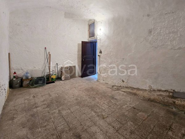 locale di sgombero in affitto a Sorrento