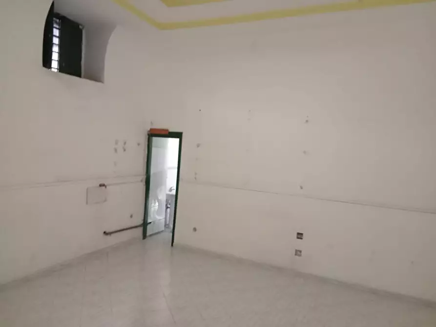 locale commerciale in affitto a Striano