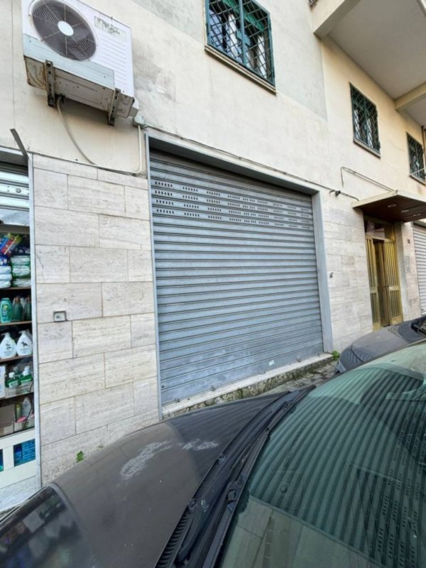 negozio in affitto a Torre Annunziata