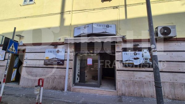 negozio in affitto a Torre Annunziata