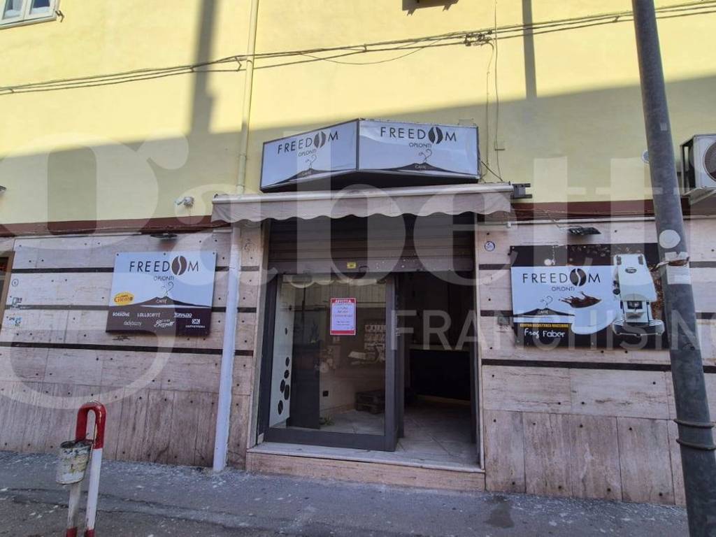 negozio in affitto a Torre Annunziata