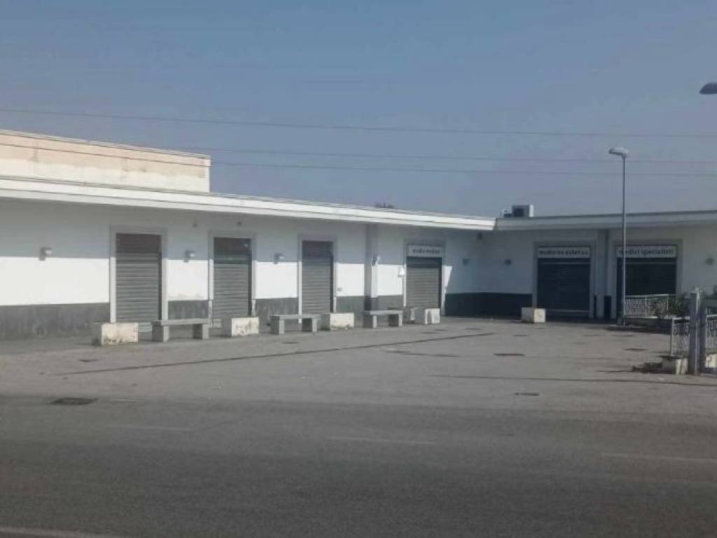 negozio in affitto a Torre Annunziata