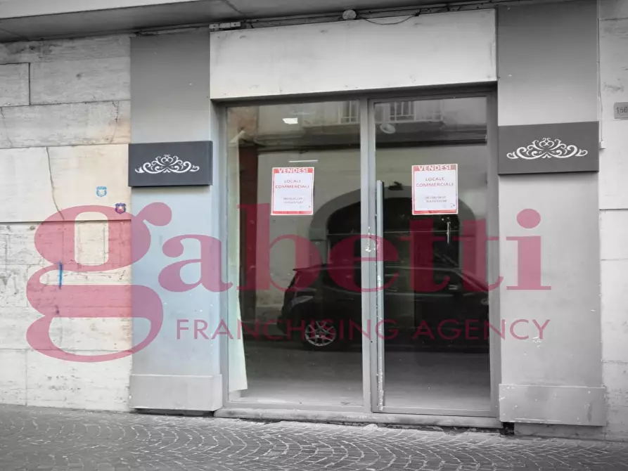 negozio in affitto a Torre Annunziata