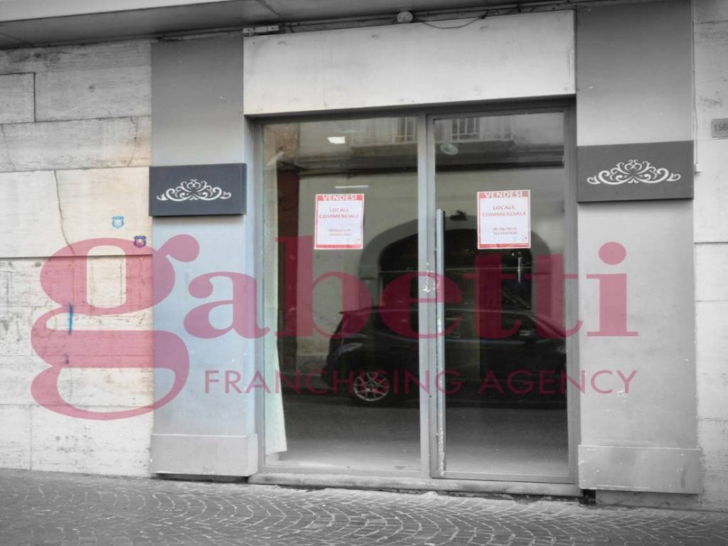negozio in affitto a Torre Annunziata
