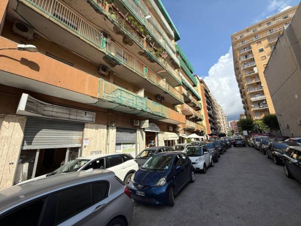 negozio in affitto a Torre Annunziata