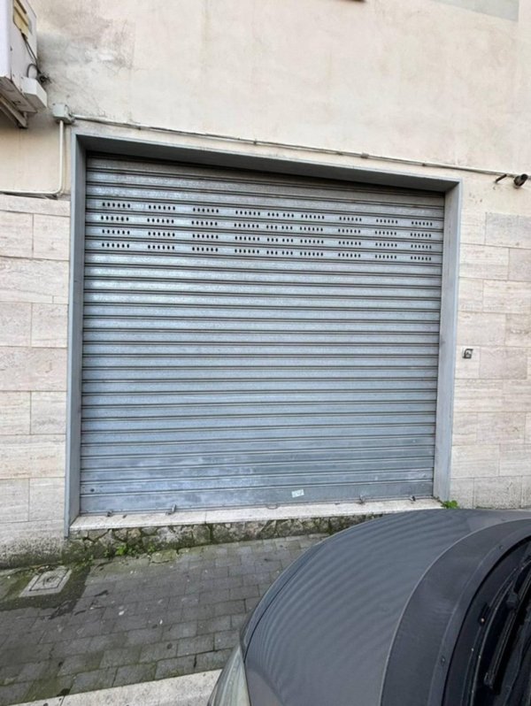 negozio in affitto a Torre Annunziata