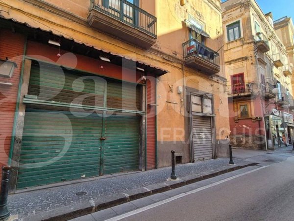 negozio in affitto a Torre Annunziata