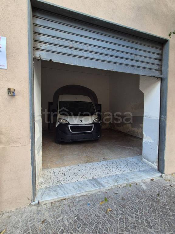 locale commerciale in affitto a Torre Annunziata