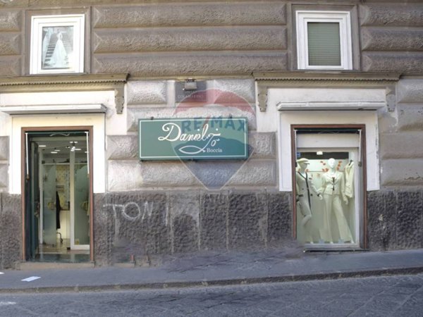 negozio in affitto a Torre del Greco in zona Centro Città