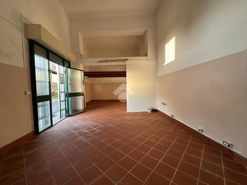 locale commerciale in affitto a Torre del Greco