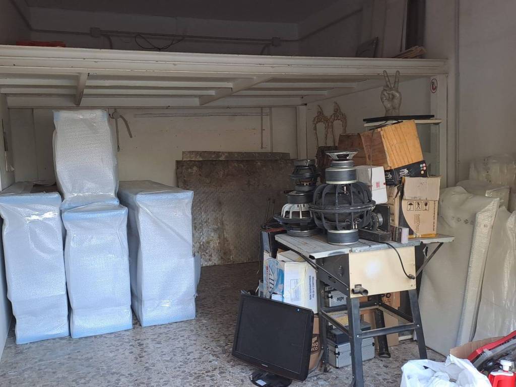 locale commerciale in affitto a Torre del Greco