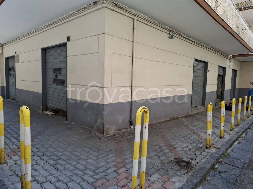 negozio in affitto a Torre del Greco in zona Centro Città