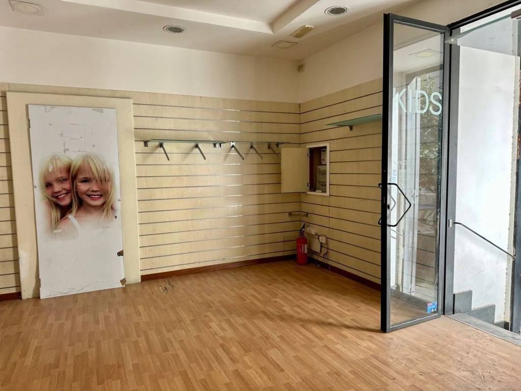 negozio in affitto a Torre del Greco