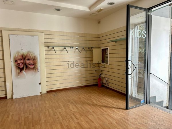 locale commerciale in affitto a Torre del Greco