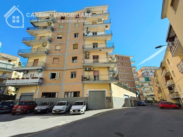 negozio in affitto a Torre del Greco