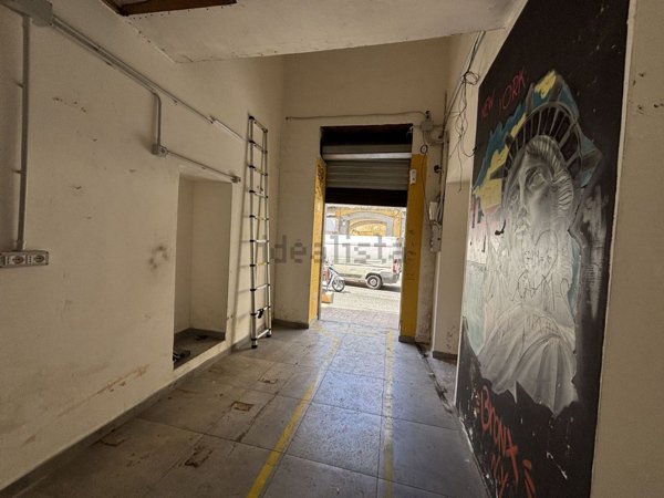 locale commerciale in affitto a Torre del Greco