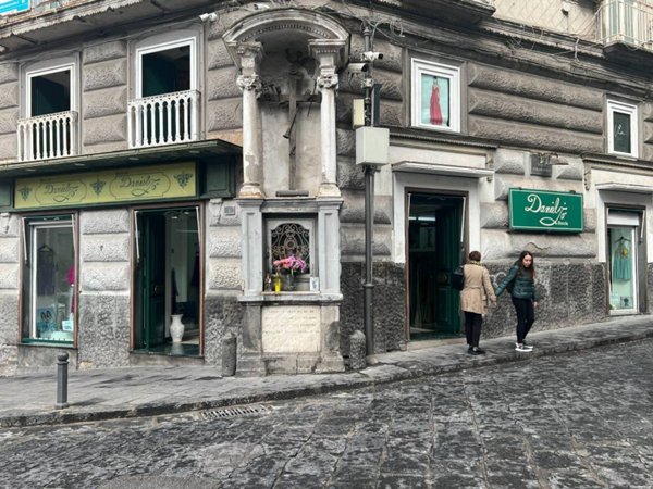 negozio in affitto a Torre del Greco in zona Centro Città