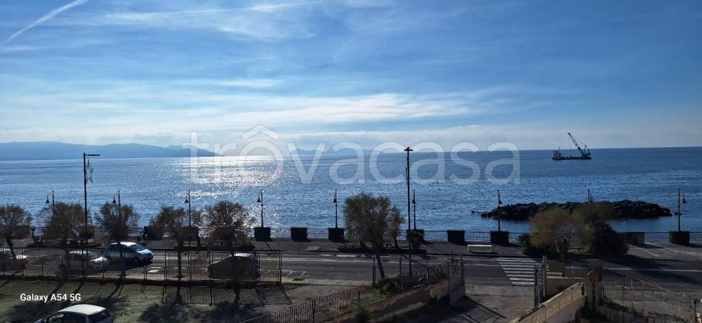 appartamento in affitto a Torre del Greco in zona Litoranea