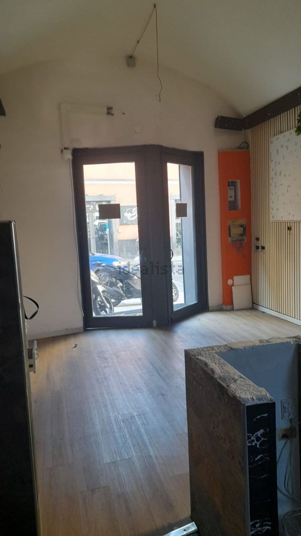 locale commerciale in affitto a Torre del Greco