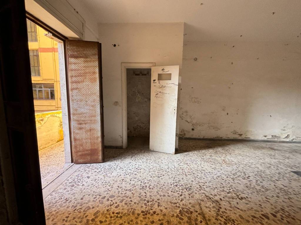 negozio in affitto a Torre del Greco