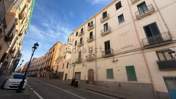 locale commerciale in affitto a Torre del Greco