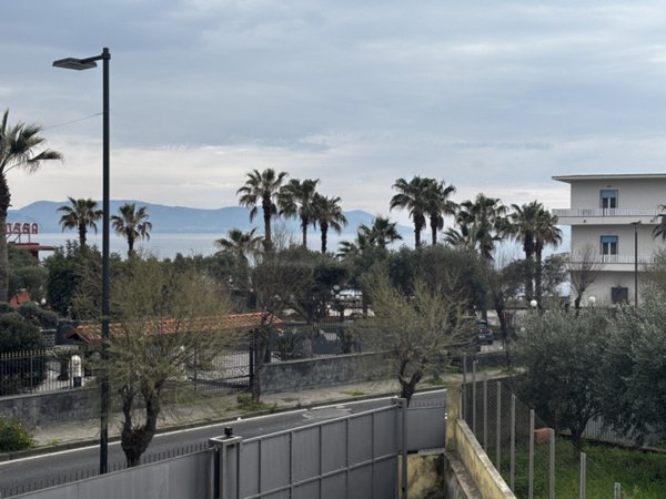 appartamento in affitto a Torre del Greco in zona Litoranea
