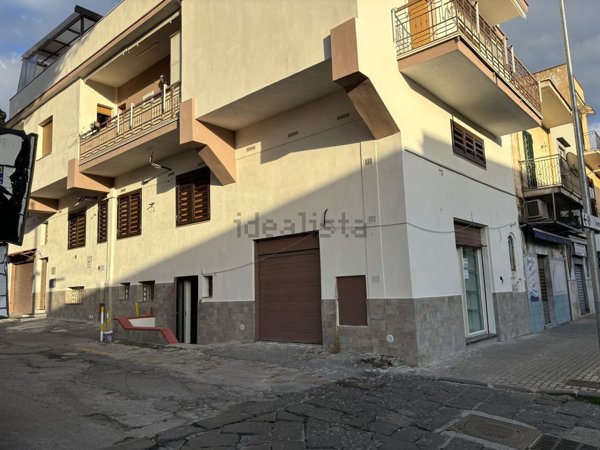 locale commerciale in affitto a Torre del Greco