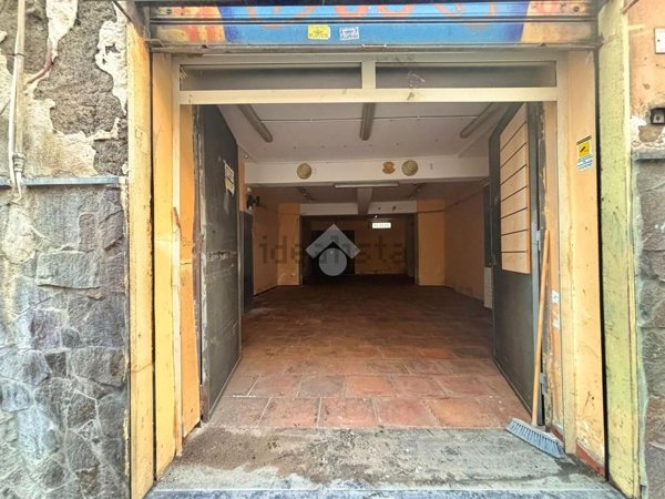 locale commerciale in affitto a Torre del Greco