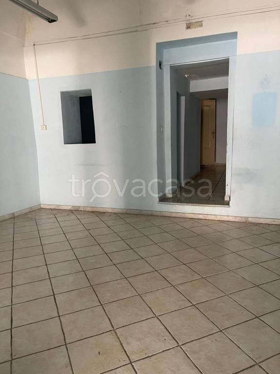 negozio in affitto a Torre del Greco in zona Centro Città
