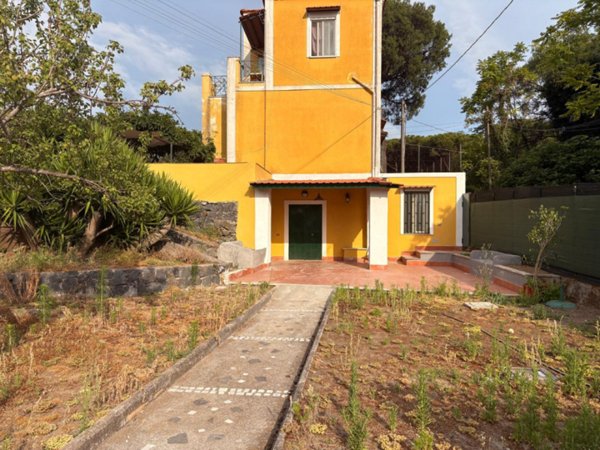 appartamento in affitto a Torre del Greco in zona Centro Città