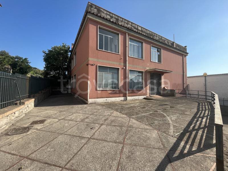 locale commerciale in affitto a Vico Equense in zona Bonea