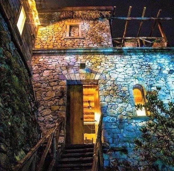 negozio in affitto a Vico Equense in zona Arola