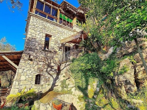 negozio in affitto a Vico Equense in zona Arola