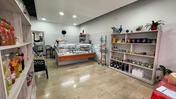 locale commerciale in affitto a Volla
