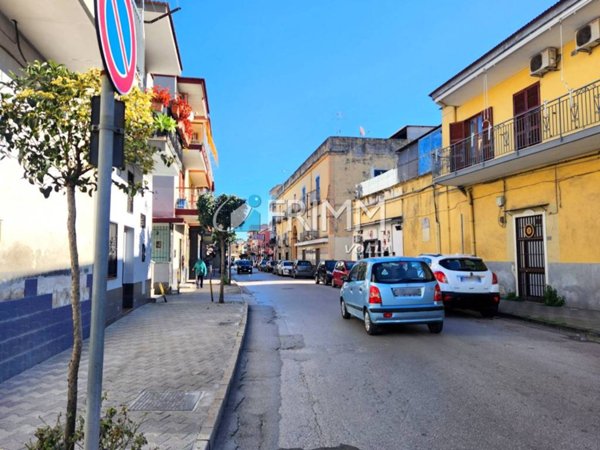 negozio in affitto a Volla