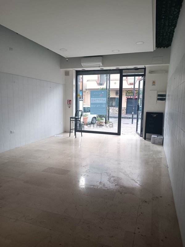 locale commerciale in affitto a Volla
