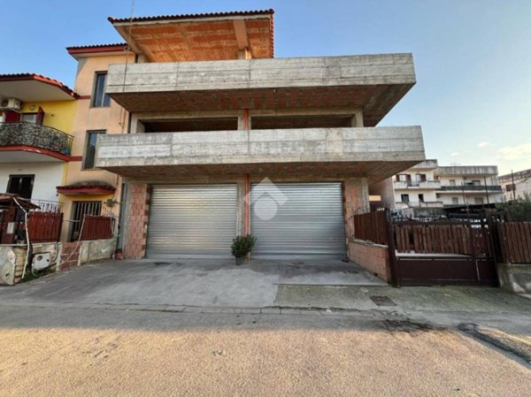 negozio in affitto a Volla