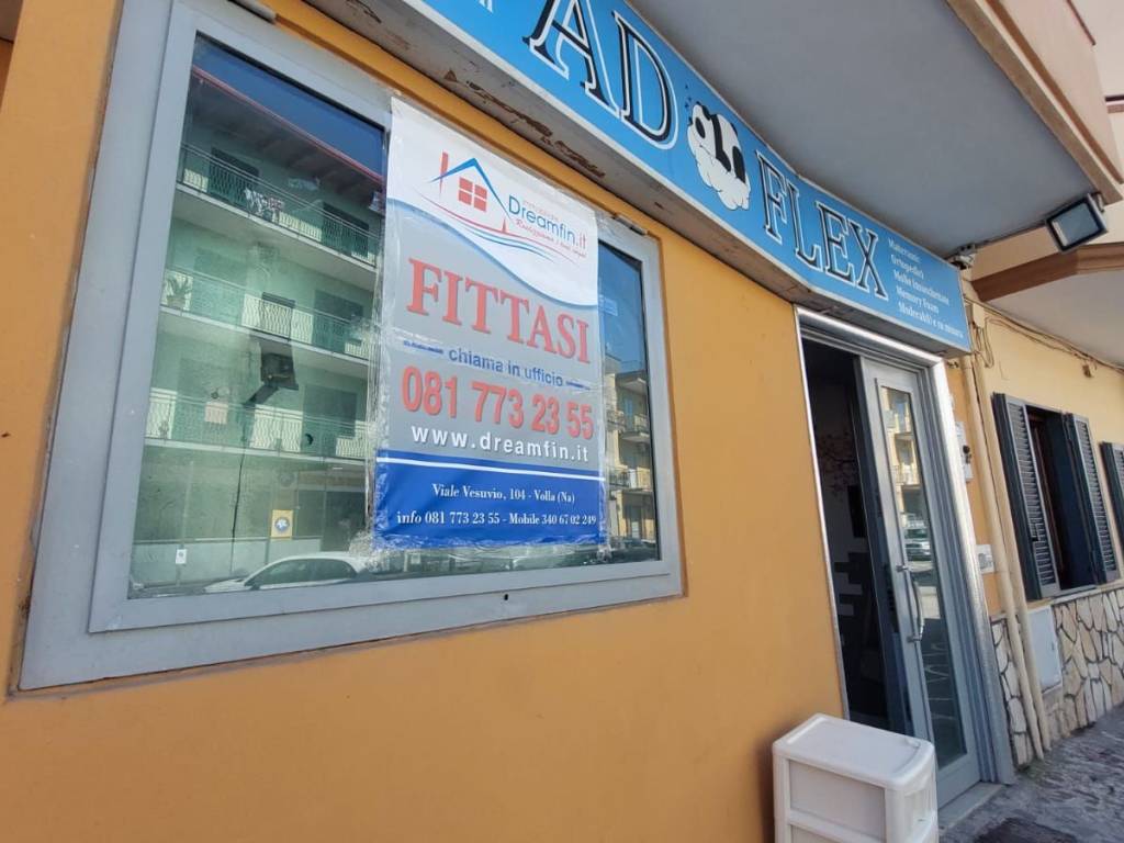 negozio in affitto a Volla