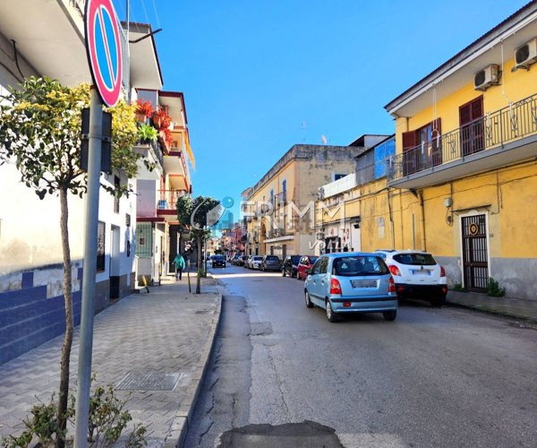 locale commerciale in affitto a Volla